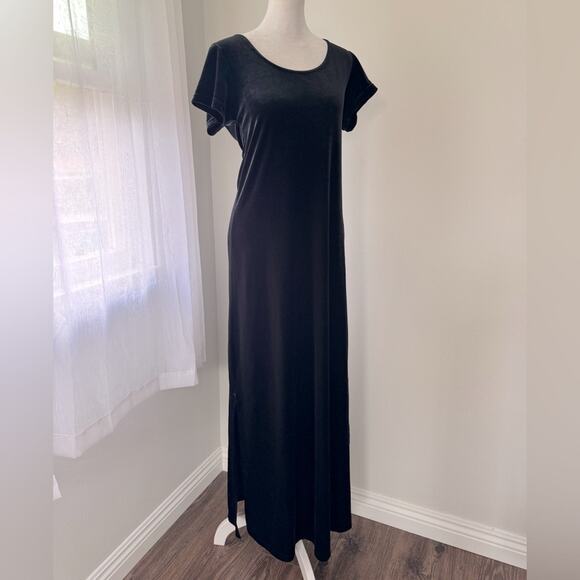 Vintage ‘90s Walter Collection Petites Black Velvet Short Sleeve Maxi Dress - Picture 3 of 8